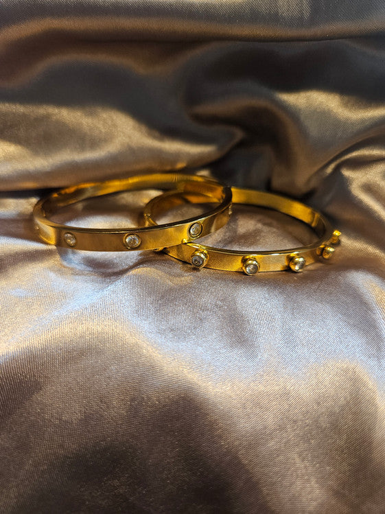 18K Gold Plated Flower/Lifted Flower Bundle